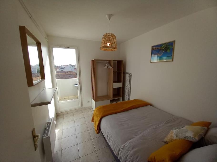 Appart 2/4 Pers Proche Centre Avec Balcon, Parking Narbonne Exterior photo
