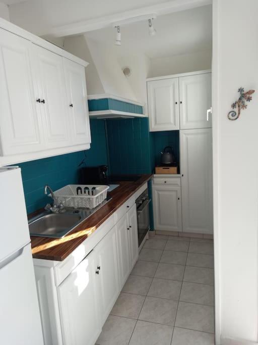 Appart 2/4 Pers Proche Centre Avec Balcon, Parking Narbonne Exterior photo
